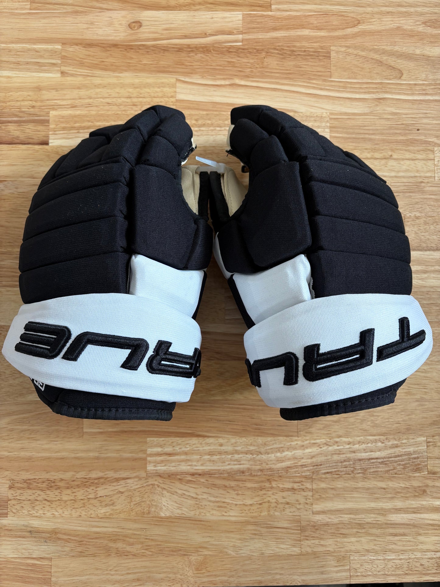 New Pittsburgh Penguins True 14" Pro Stock Graves Pro 4-Roll Gloves