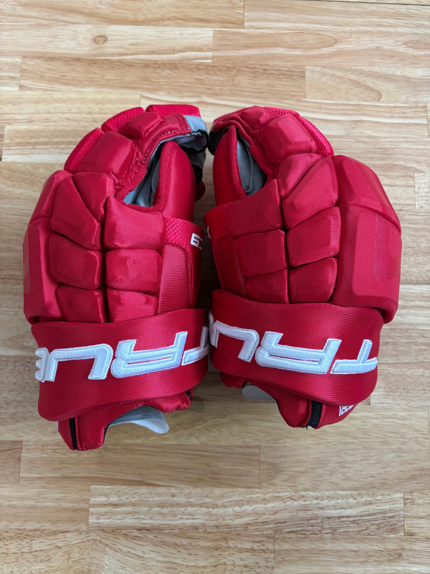 New Detroit Red Wings True 13.5" Pro Stock Fabbri XC9 Pro Gloves