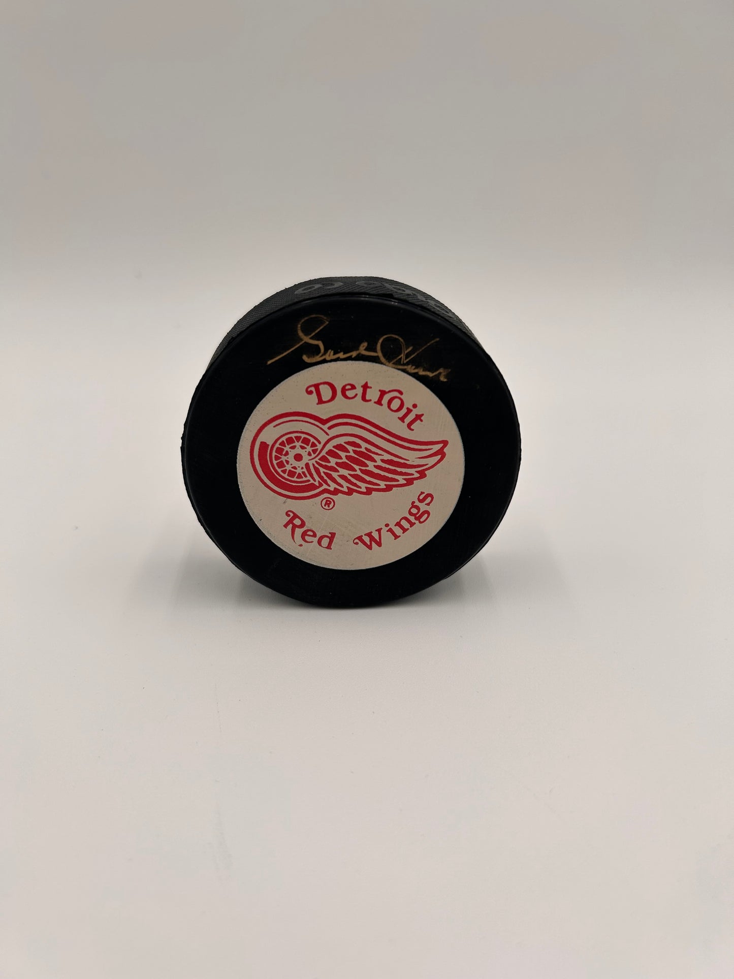 Gordie Howe Autographed NHL Puck