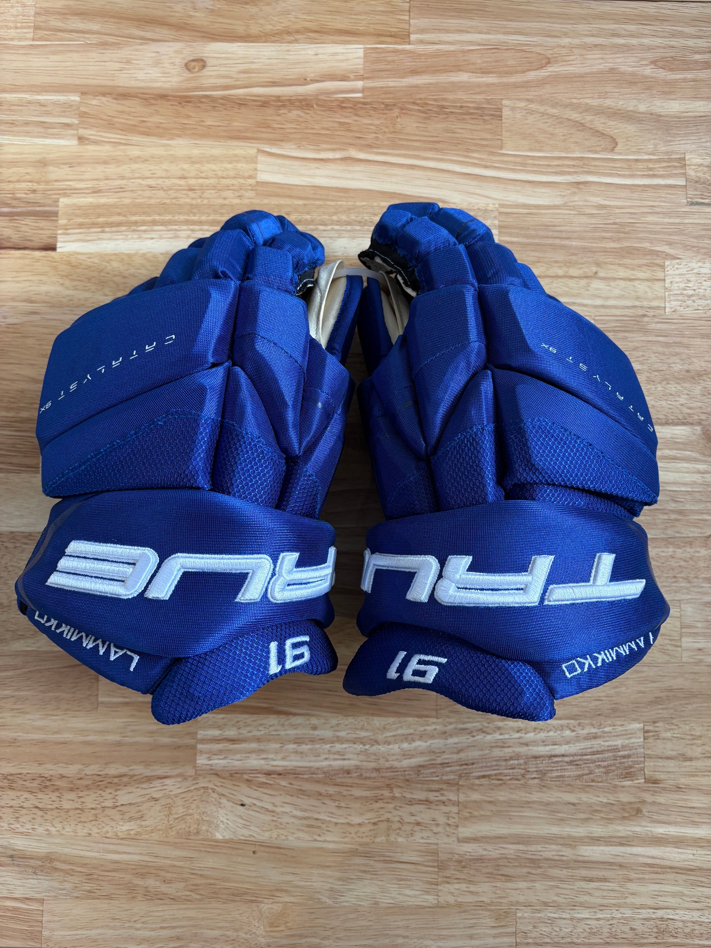 New Vancouver Canucks True 14" Pro Stock Lammikko Catalyst 9X Pro Gloves