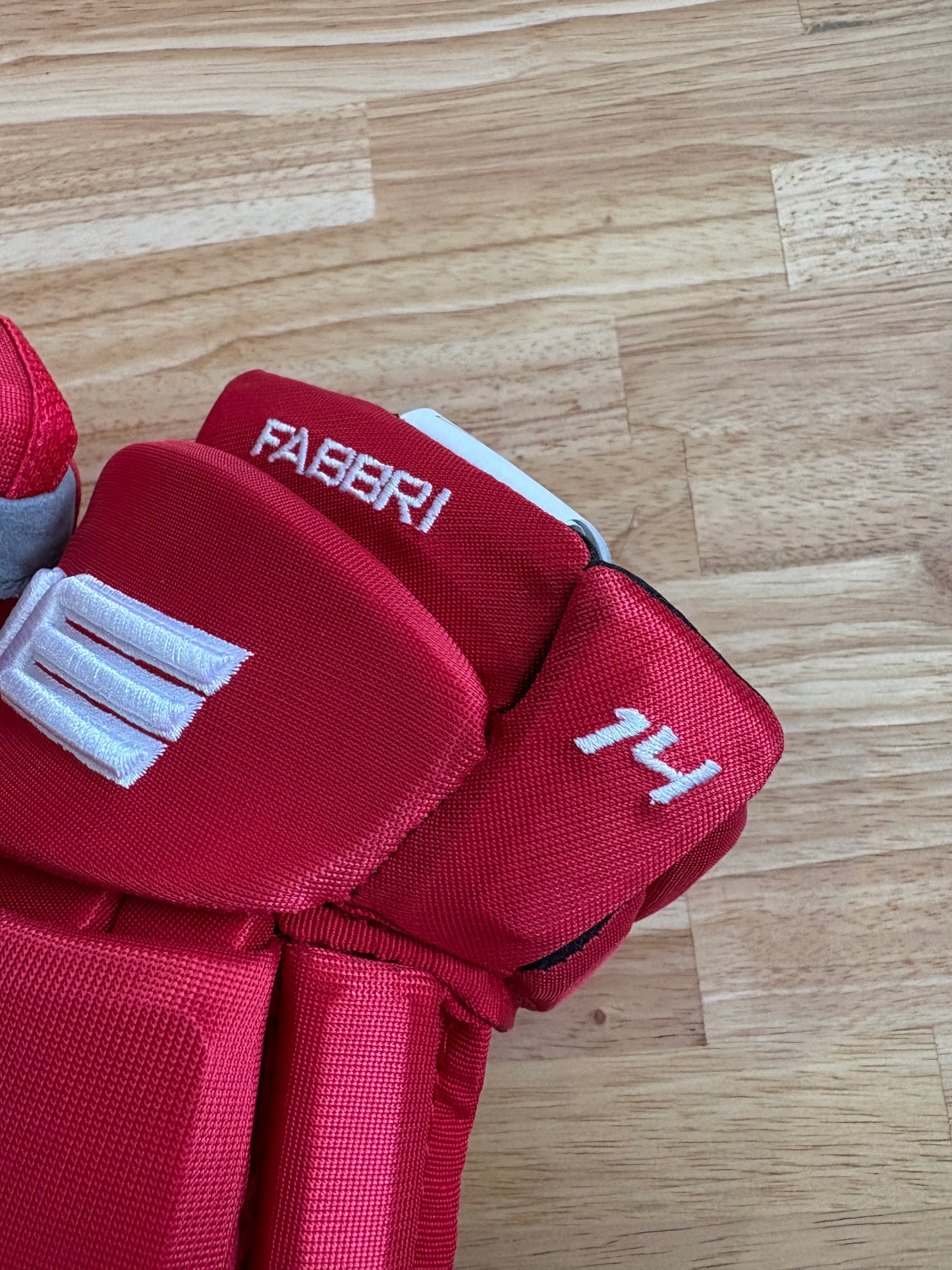 New Detroit Red Wings True 13.5" Pro Stock Fabbri XC9 Pro Gloves